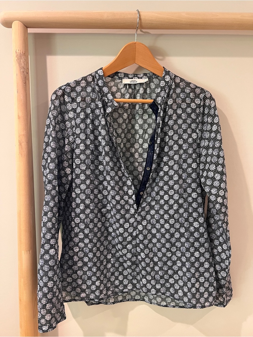 0039 Italy polka dot long sleeve navy sequin front sz s
